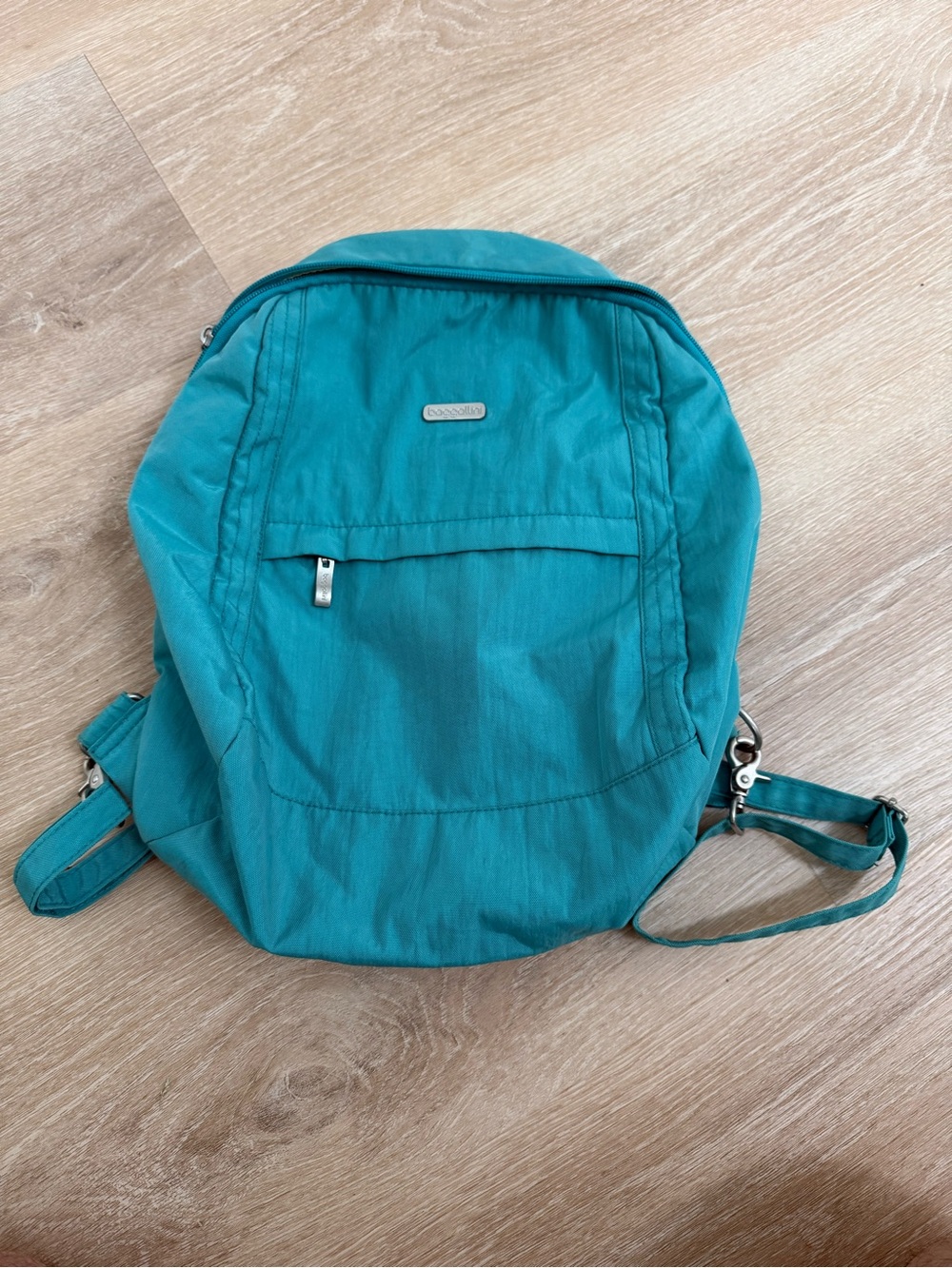 Baggallini Excursion Sling Rare Teal Color Convertible Crossbody to Backpack